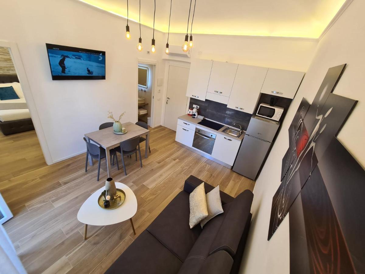 Soni Apartment La Spezia Bagian luar foto